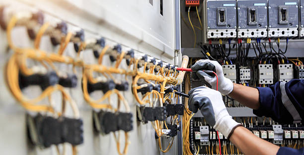 Professional Electrician technician working in Inverness, IL